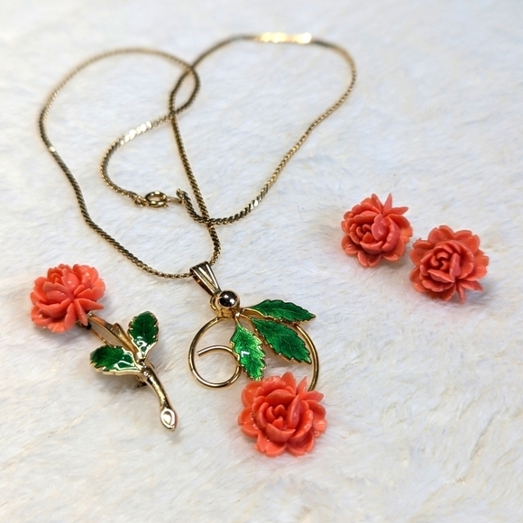 Jewelry - Vintage 70's Coral Resin & Enamel Floral Pendant, Brooche and Pierced Earrings